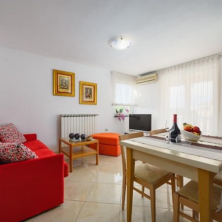 House With Apartments Dragica Умаг Екстер'єр фото